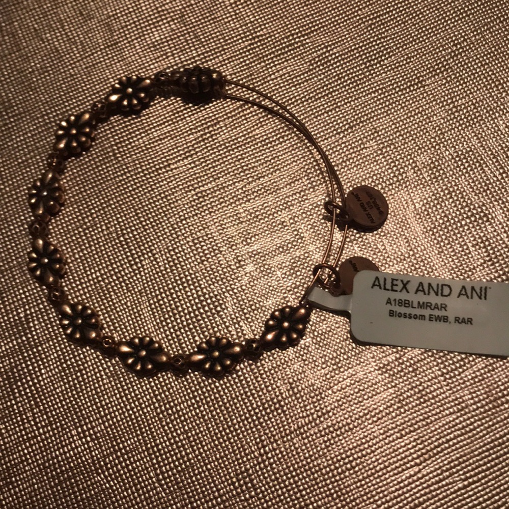 NWT Alex & Ani Blossom Bracelet in Rose Gold 🤎